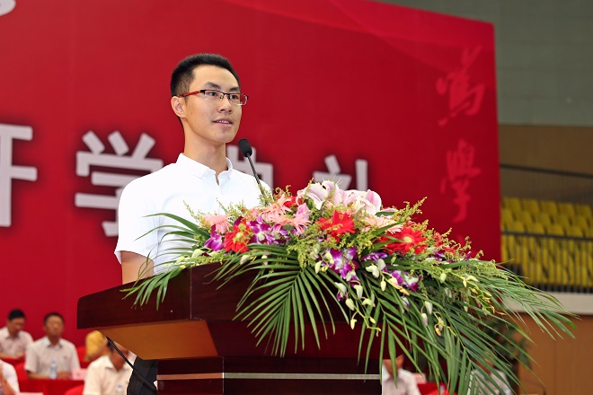 在校生代表发言
